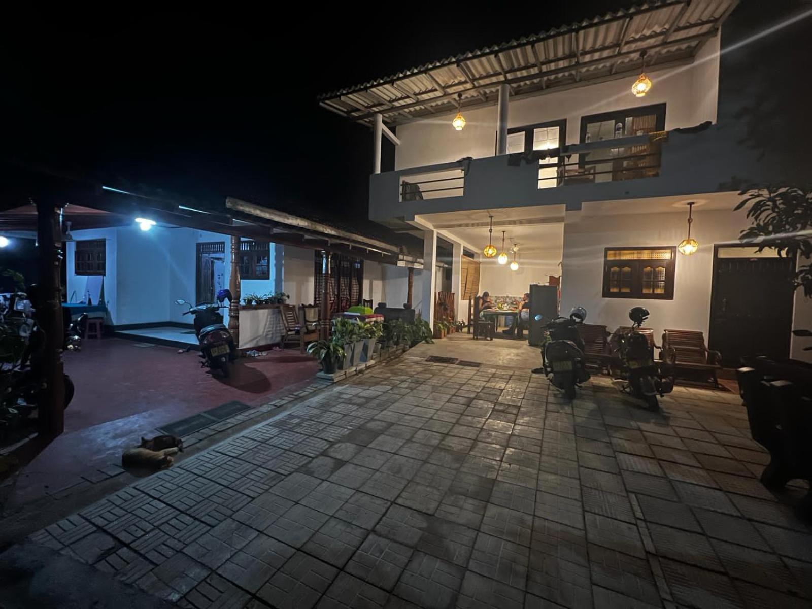 Little Villa Guest House Ahangama Exteriör bild