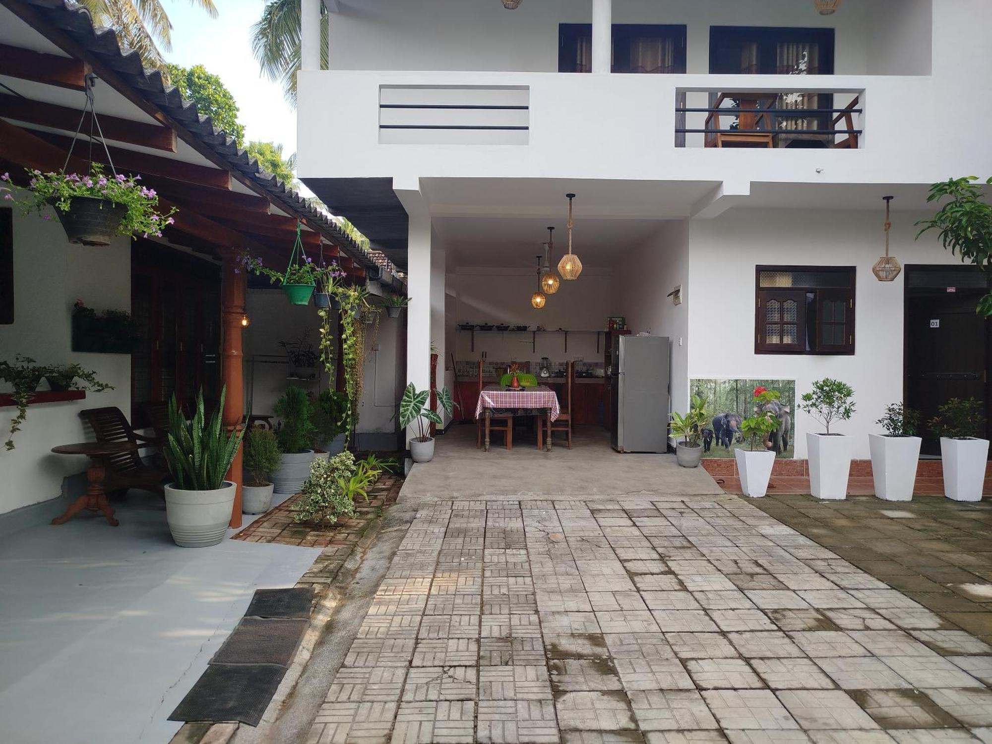 Little Villa Guest House Ahangama Exteriör bild